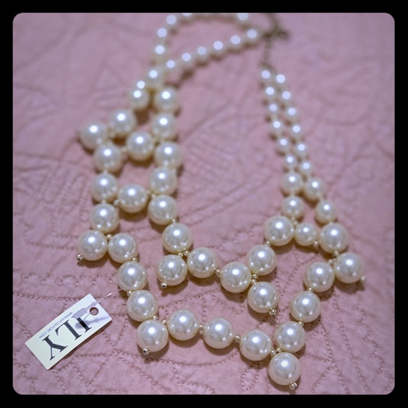 Ily Couture Jewelry - New Statement faux pearl necklace